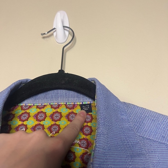 Robert Graham Flip Cuff Embroidered Button Down - Picture 7 of 16